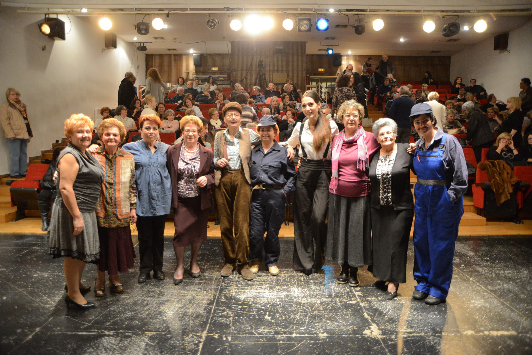 Θεατρική Παράσταση <<ΔΕΝ ΠΛΗΡΩΝΩ-ΔΕΝ ΠΛΗΡΩΝΩ>>